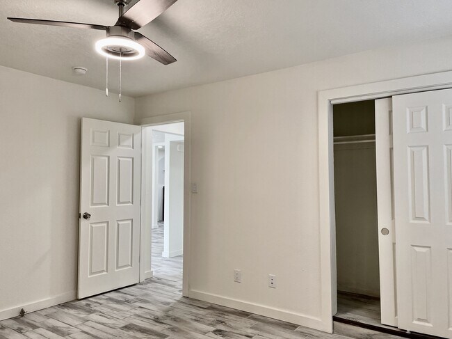 Building Photo - 4301 Mesa Grande Pl SE
