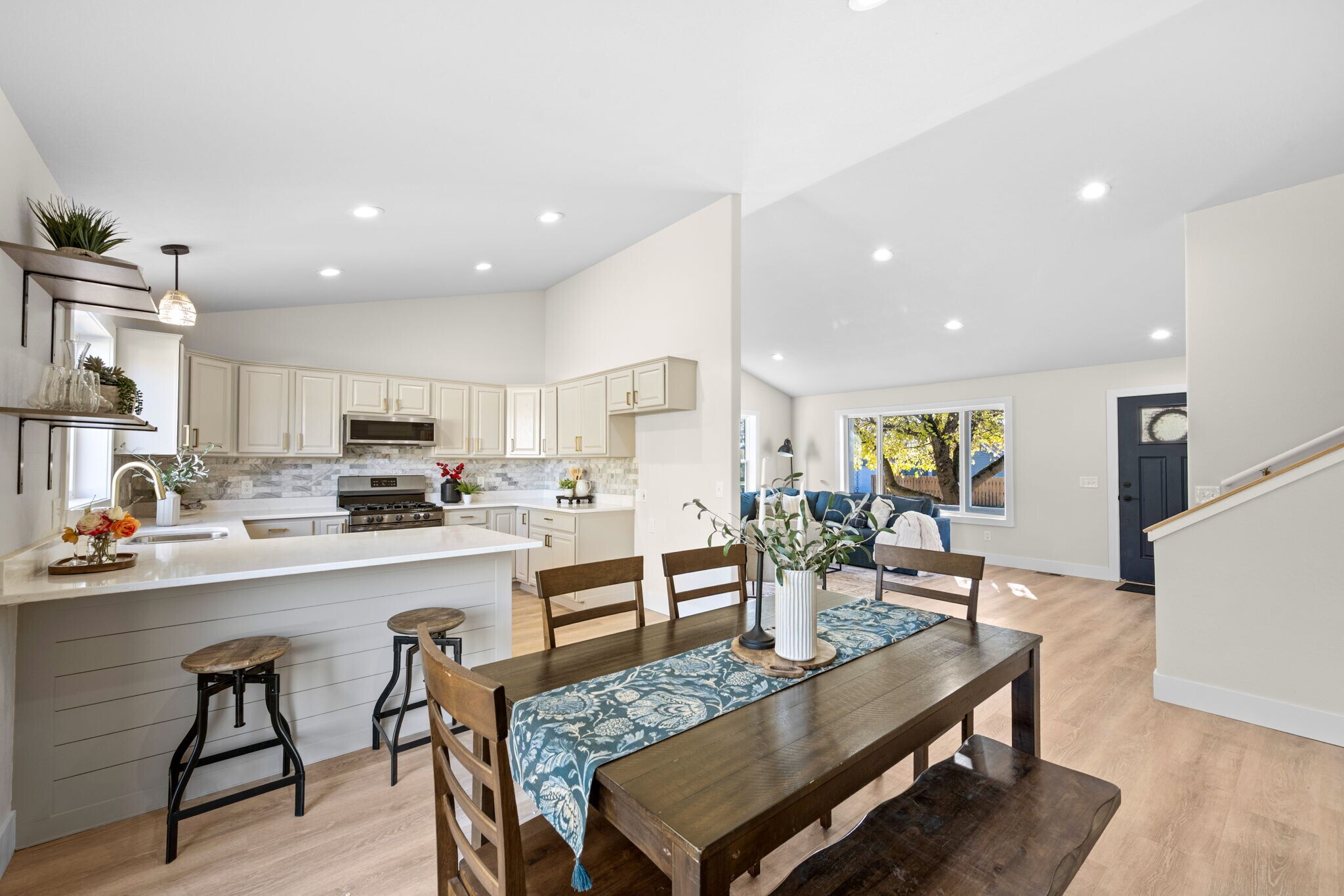 Building Photo - 1721 Northshore Dr