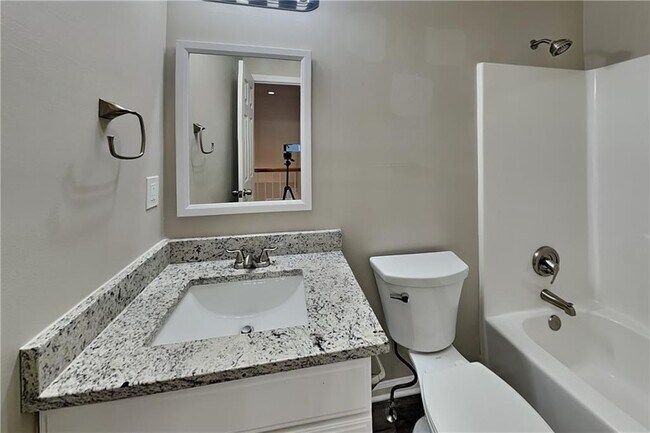 Building Photo - 3496 Heatherwood Ct