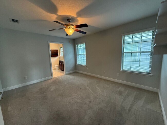 Building Photo - Pensacola - Weatherstone - 4 bedroom, 2 bathroom - w/ lawn care included