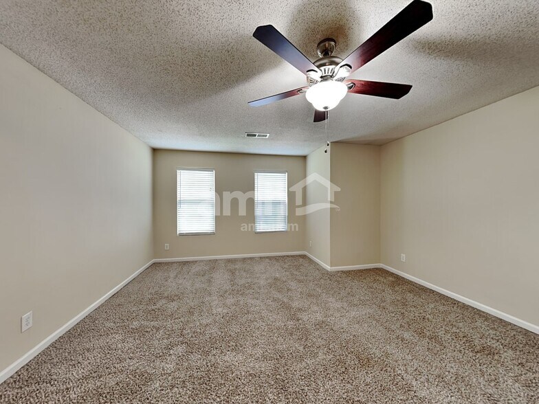 Building Photo - 696 Winners Cir