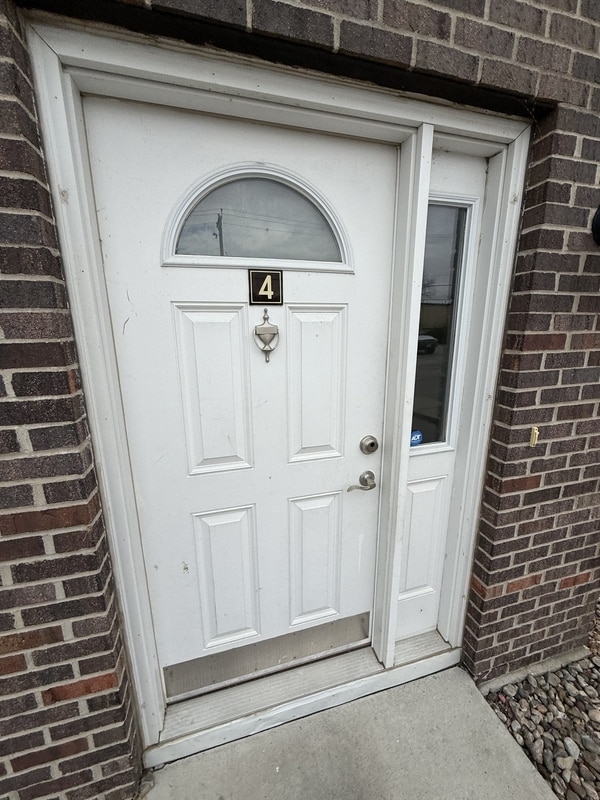 Building Photo - 215 Jewel Dr