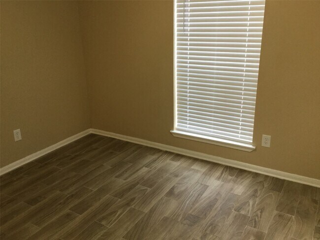 Building Photo - 2120 El Paseo St