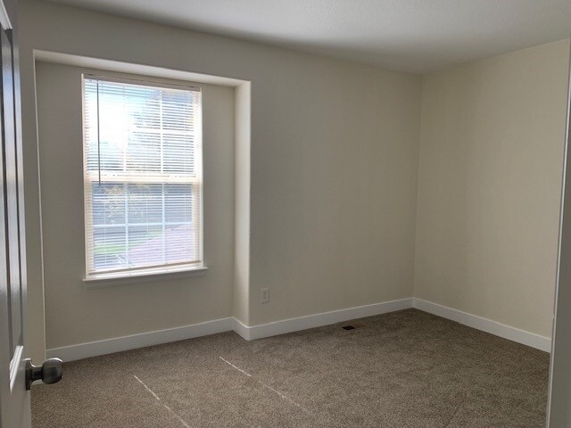 Building Photo - 9985 Strathfield Ln