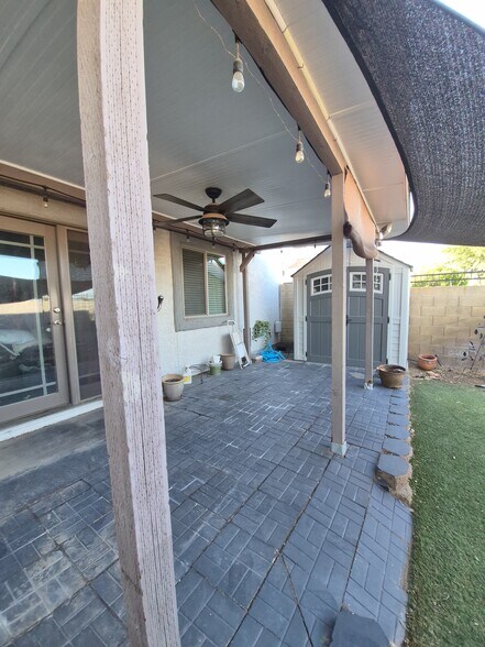Building Photo - 9237 N 47th Dr