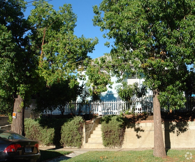 Building Photo - 1123-1125 Waterloo St