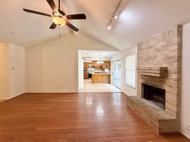 Building Photo - 16 Rock Pine Ct