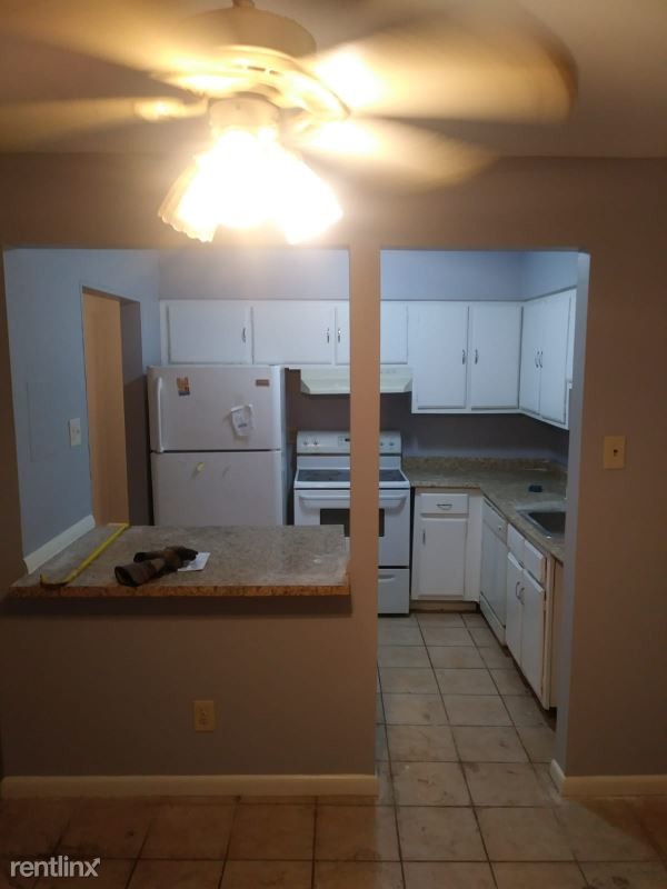 Building Photo - 10127 Prince Pl