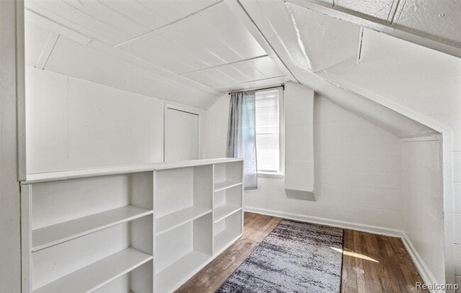 Building Photo - 20034 Rosemont Ave