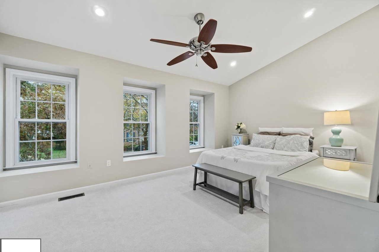 Building Photo - 6141 Summer Park Ln