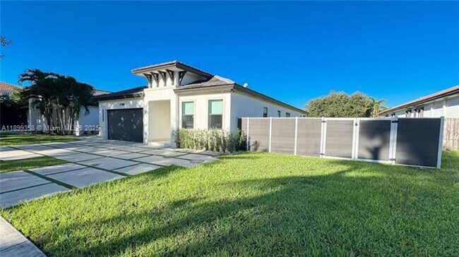 Building Photo - 17320 SW 92nd Ct