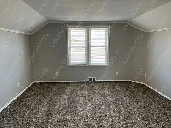 Building Photo - 15516 Lincoln Ave