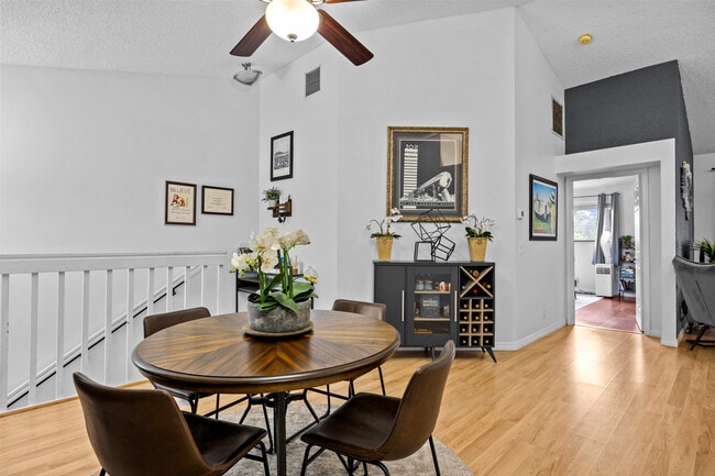 Building Photo - 15 Vía De Casas Sur