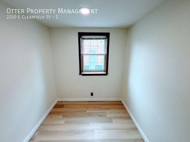 Building Photo - 2250 E Clearfield St