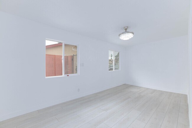 Building Photo - 3008 Lawndale St