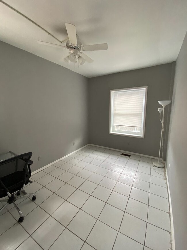 Building Photo - 5 Bed/3 Bath UC Rental Located on McMillan...