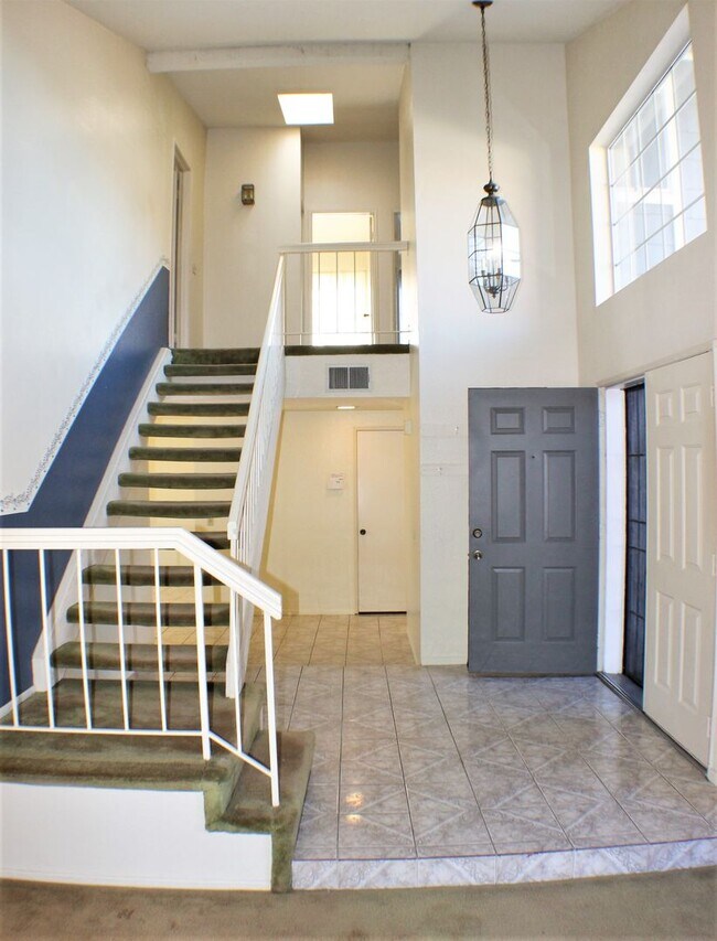 Building Photo - 25740 Rosebay Ct