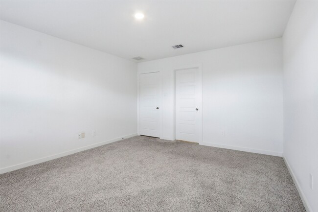 Building Photo - 12330 Basilwood Dr