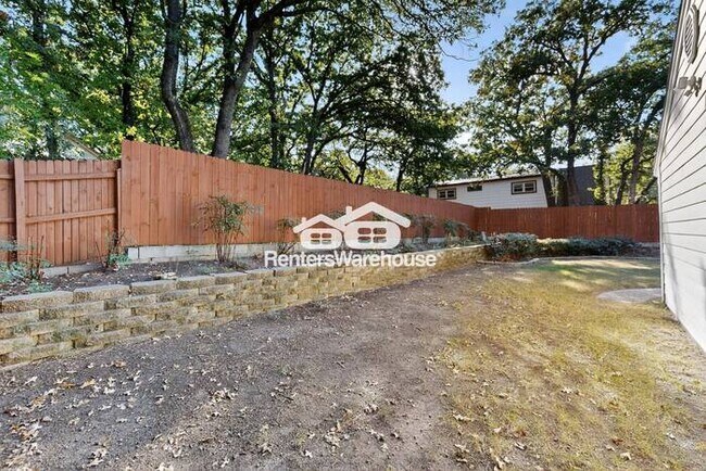 Building Photo - MOVE IN READY  Completely Refreshed Euless...