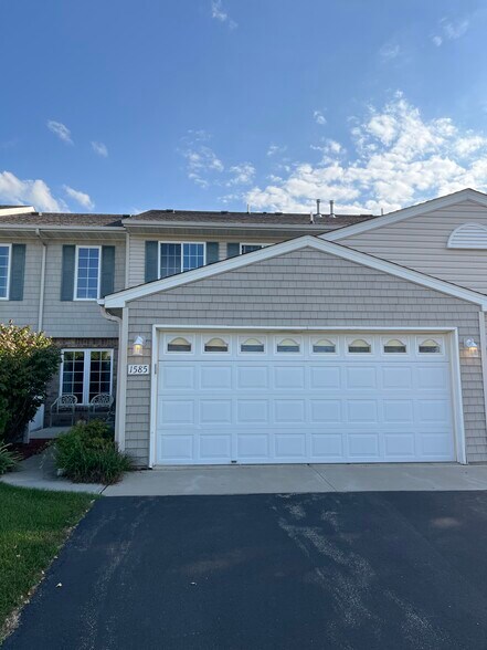 Primary Photo - 1585 Serenity Ln