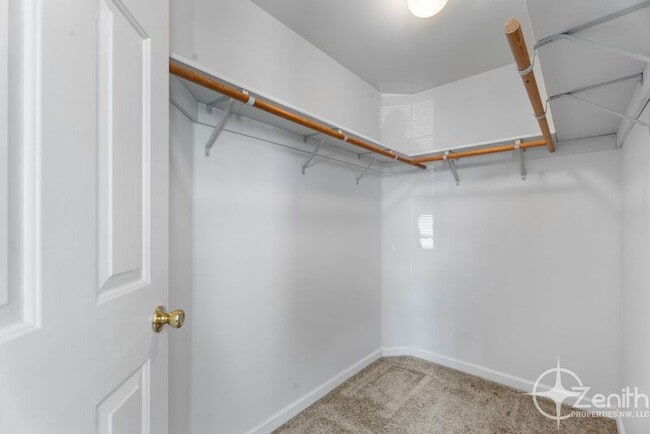 Building Photo - 5113 NE 77th Ave