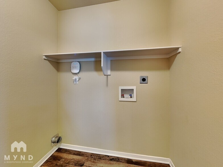 Building Photo - 6609 Ridgemist Ln