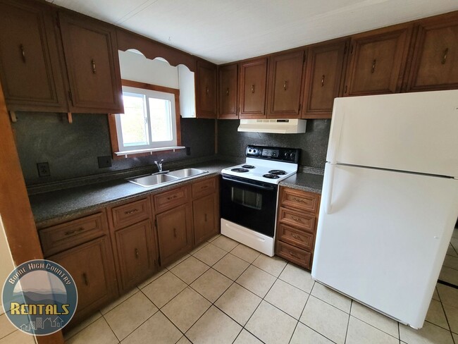 Building Photo - Cozy 2bd/1ba Home In Newland