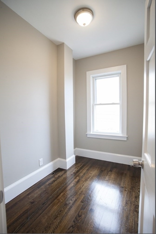 Building Photo - 117 Addison St