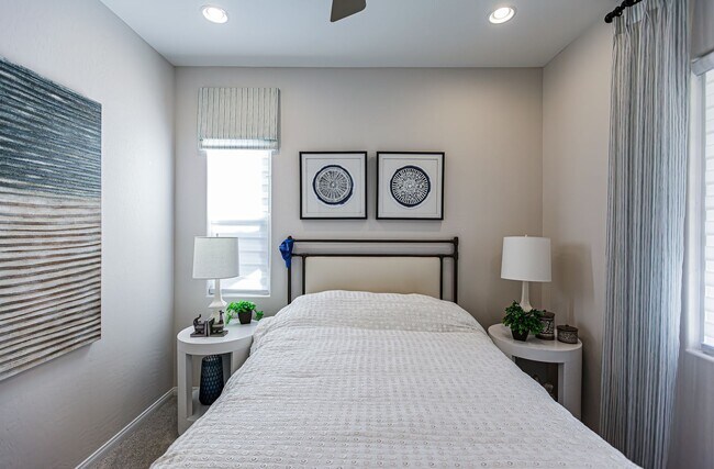 Building Photo - One Story Model Home