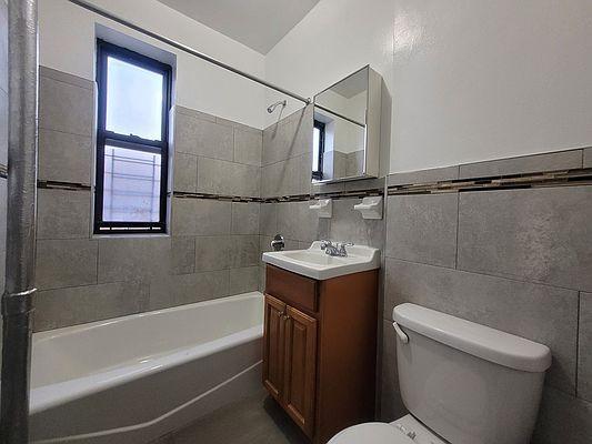 Building Photo - 1 bedroom in BRONX NY 10468