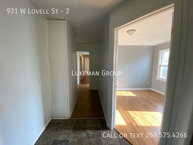 Building Photo - 931 W Lovell St