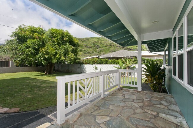 Building Photo - Fully Renovated 4BD in Kuli'ou'ou Valley, Garage-Driveway, Spacious Yard, and Work Shed PETS ALLOWED