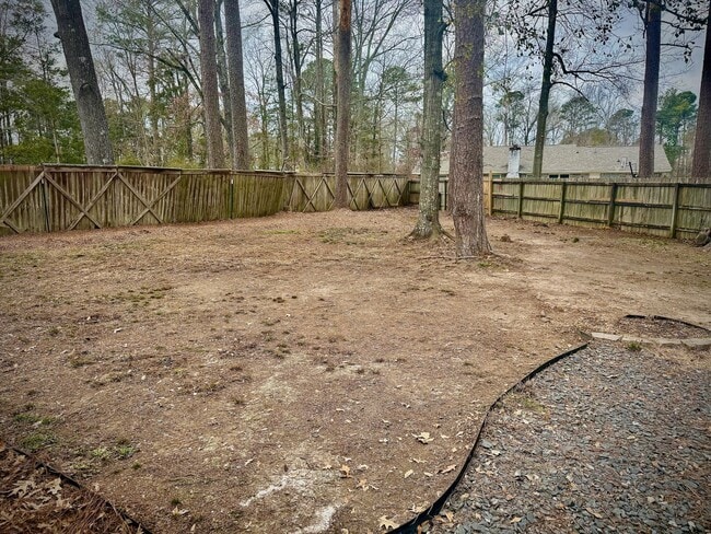 Building Photo - Great 3 BR home by the Reservoir