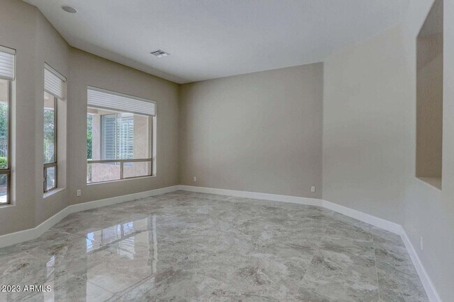 Building Photo - 7553 E Buteo Dr