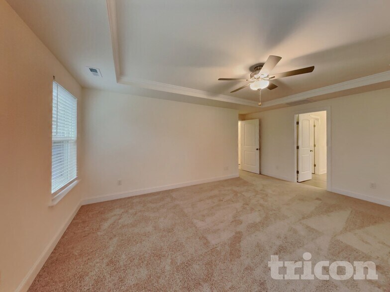 Building Photo - 129 Stallion Way