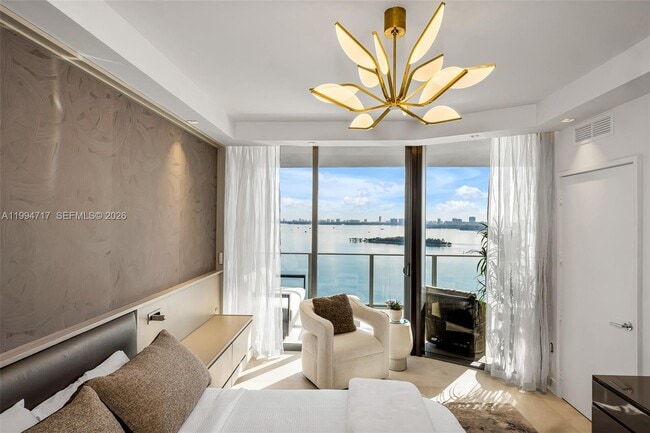 Building Photo - 700 NE 24th St