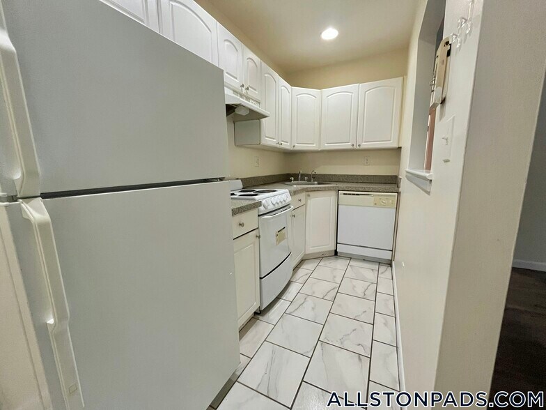 Primary Photo - 26 Allston St