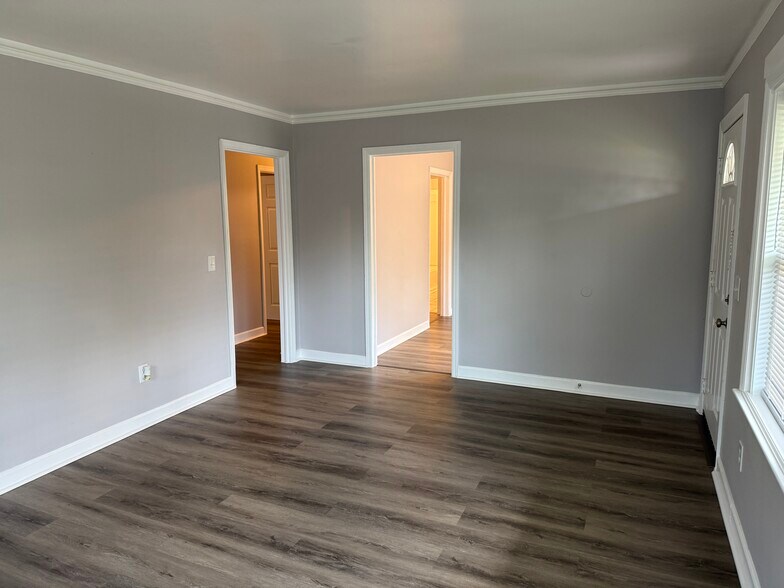 Living Room - 110 Gilliland Ave
