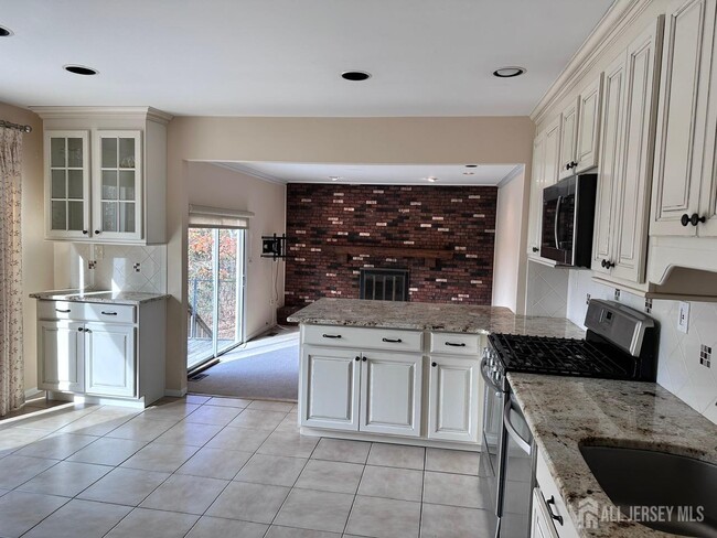 Building Photo - 4 Eric Ln