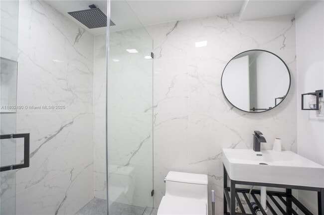 Building Photo - 6695 SW 28th St