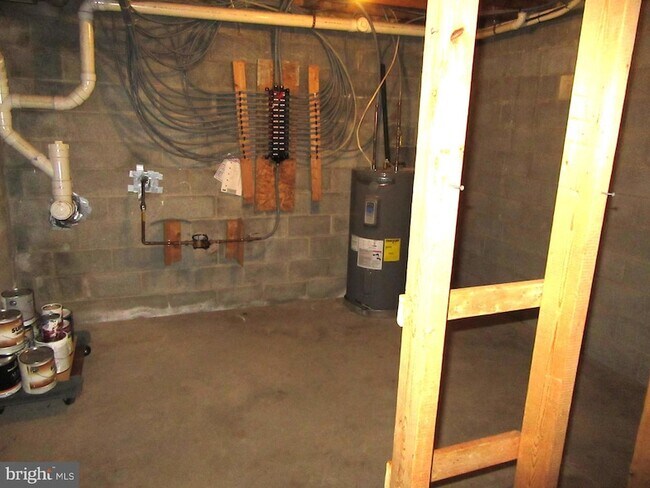 Building Photo - 525 Southampton Ln