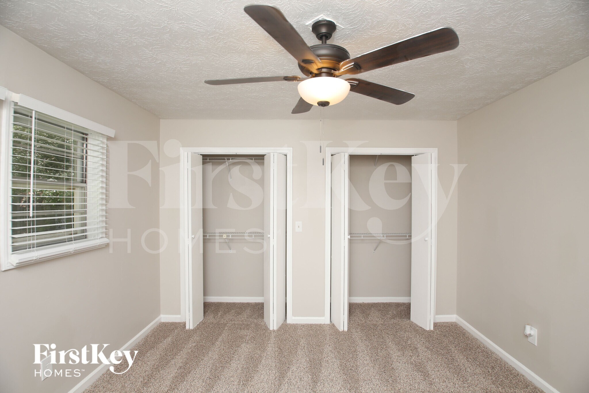 Building Photo - 2422 Chestnut Log Ln