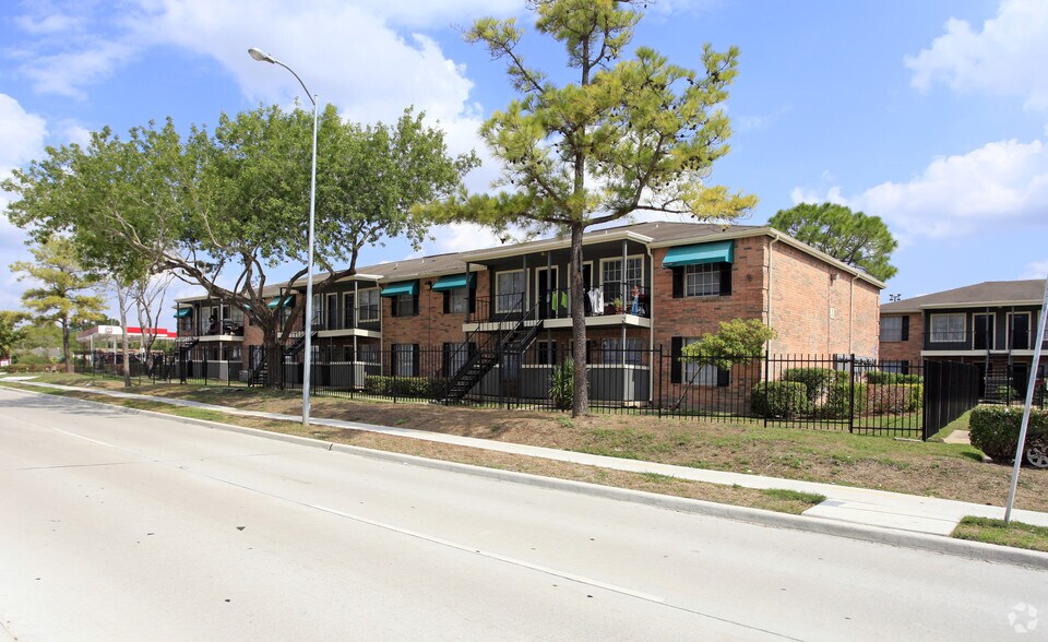 Sunset Crossing 10630 Beechnut St Houston TX 77072 Apartment Finder