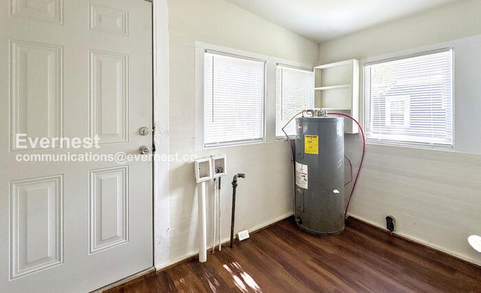 Building Photo - 1629 Alemeda Ave SW