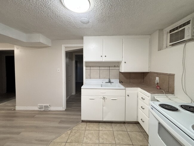 Building Photo - 416 Cornell Dr