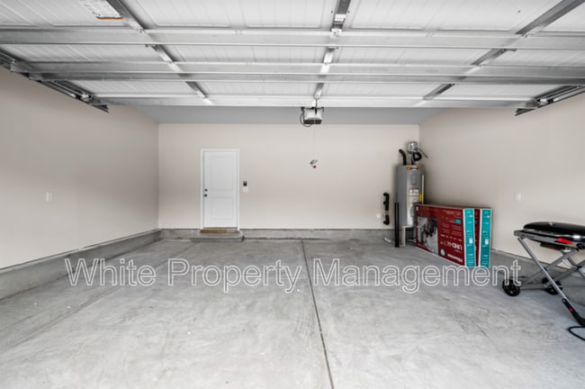 Building Photo - 709 Windage Wy