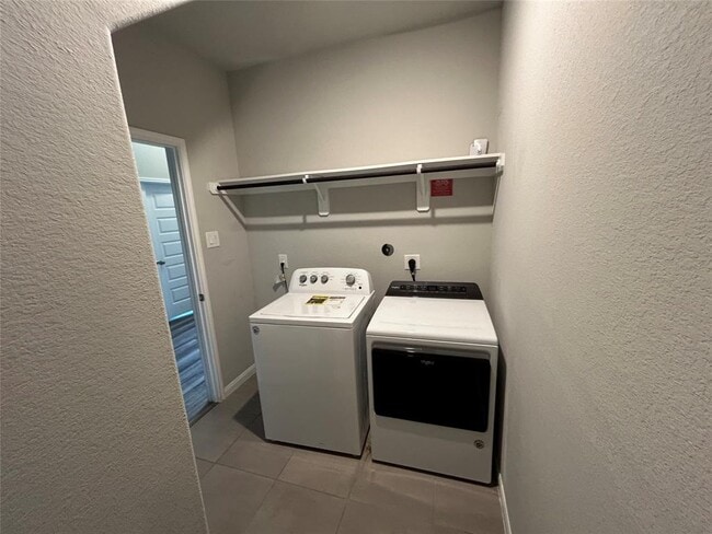 Building Photo - 326 Summer Landing Ct