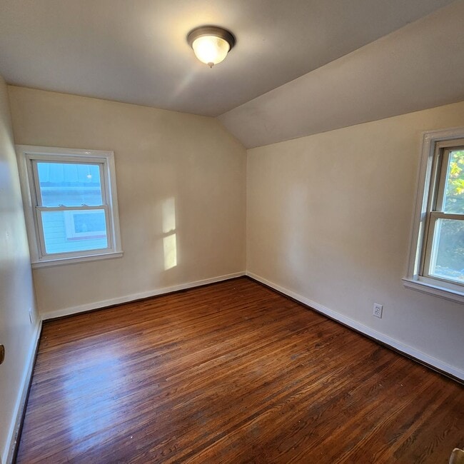 Building Photo - Cute 2/3 Bedroom Single Family House Available Soon