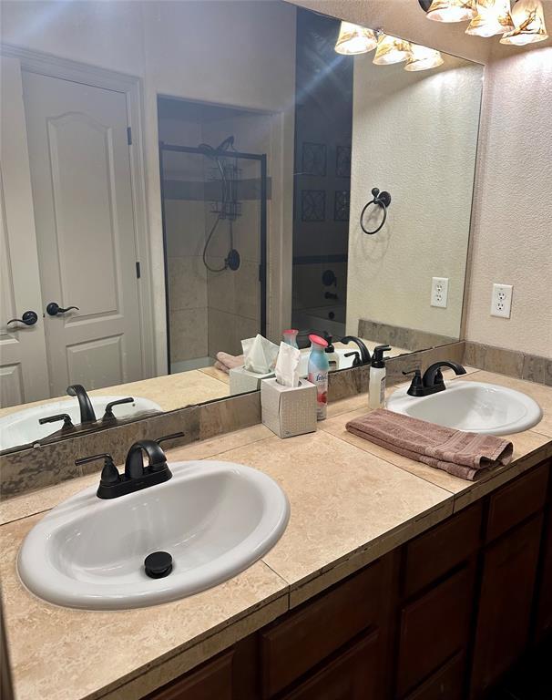 Building Photo - 15105 Cavalier Canyon Dr