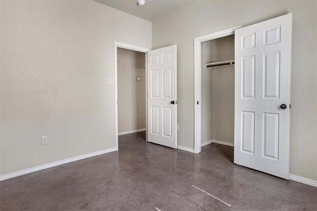 Building Photo - 533 Jack Rabbit Ln